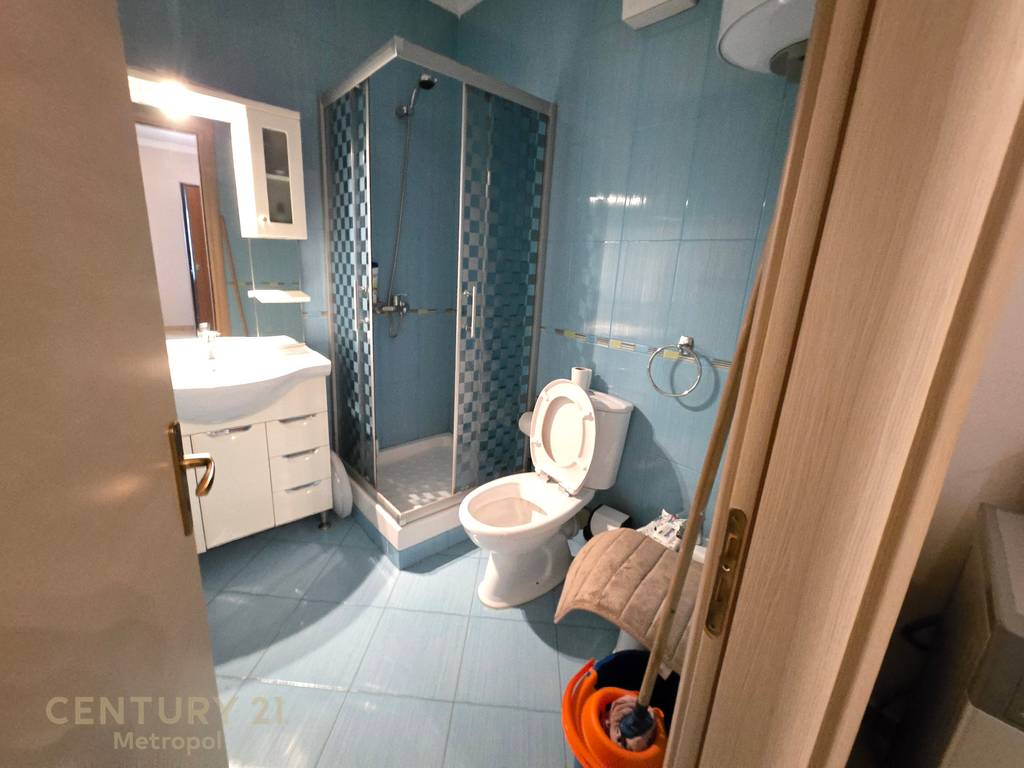 Affittiamo appartamento 2+1+2+garage in via jordan misja!