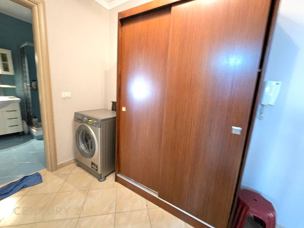 Affittiamo appartamento 2+1+2+garage in via jordan misja!