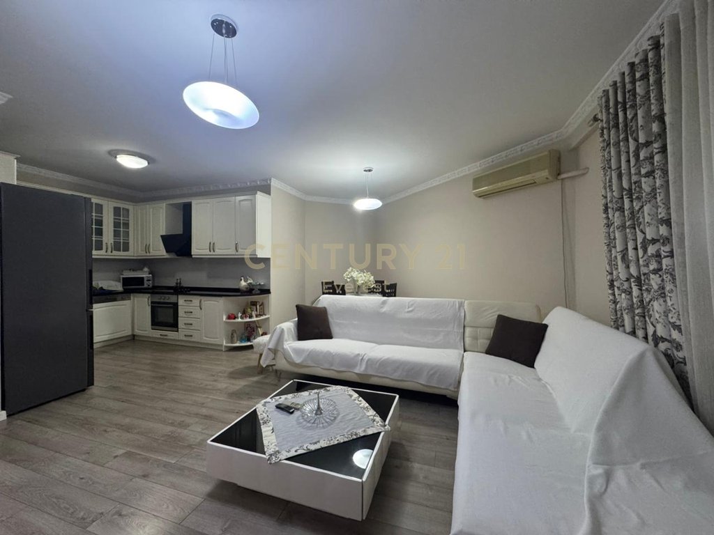 Complexe de services, appartement meublé 2+1+2
