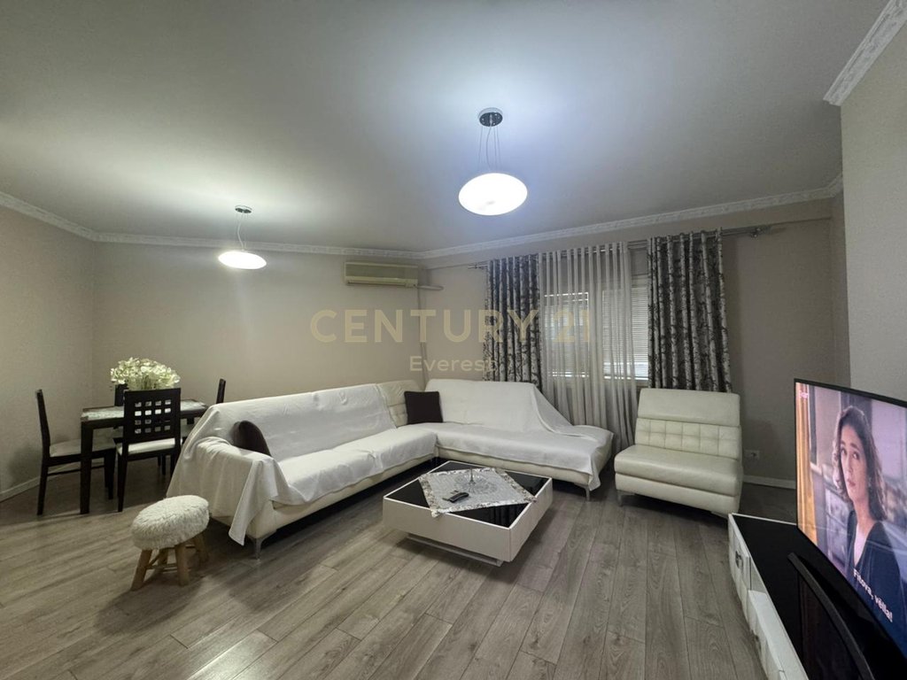 Complexe de services, appartement meublé 2+1+2