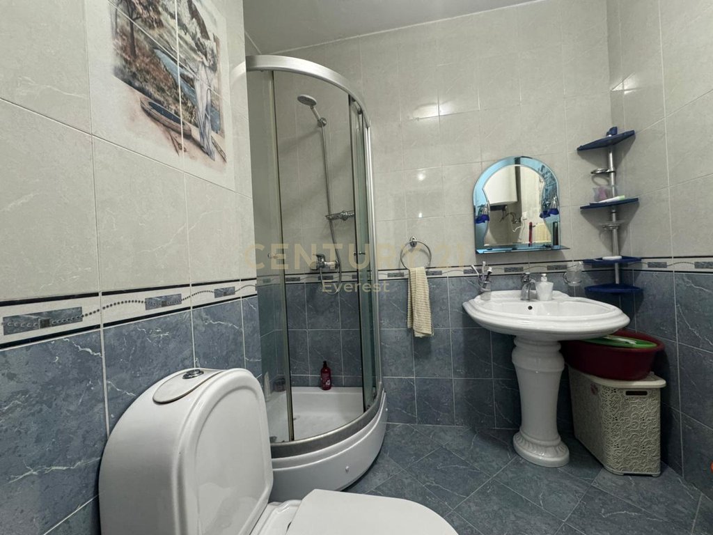 Complexe de services, appartement meublé 2+1+2