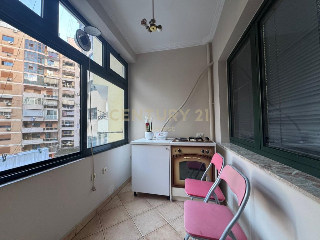 Complexe de services, appartement meublé 2+1+2