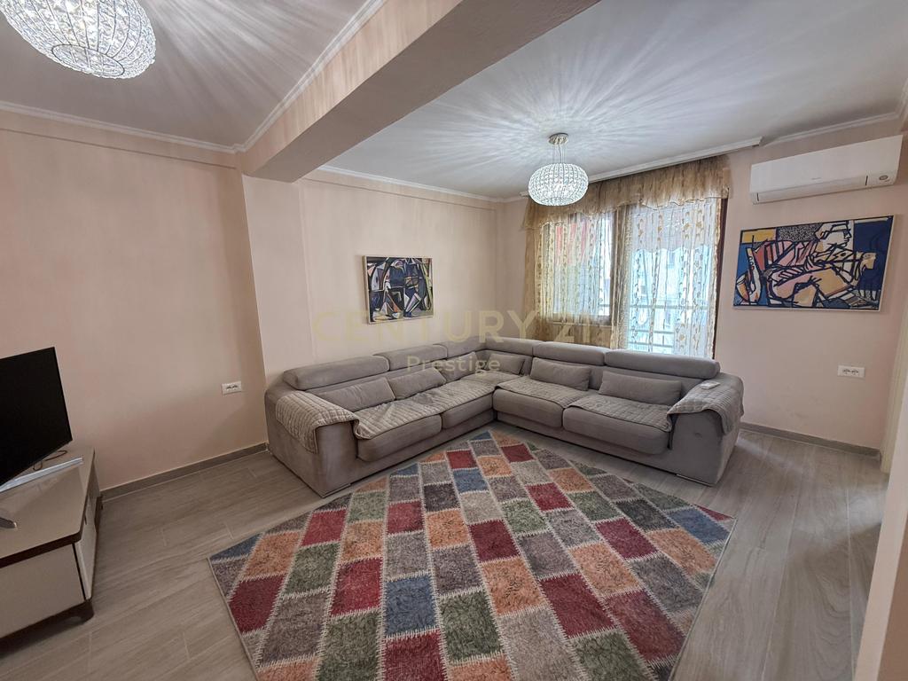 Complexe de services, appartement meublé 2+1+2