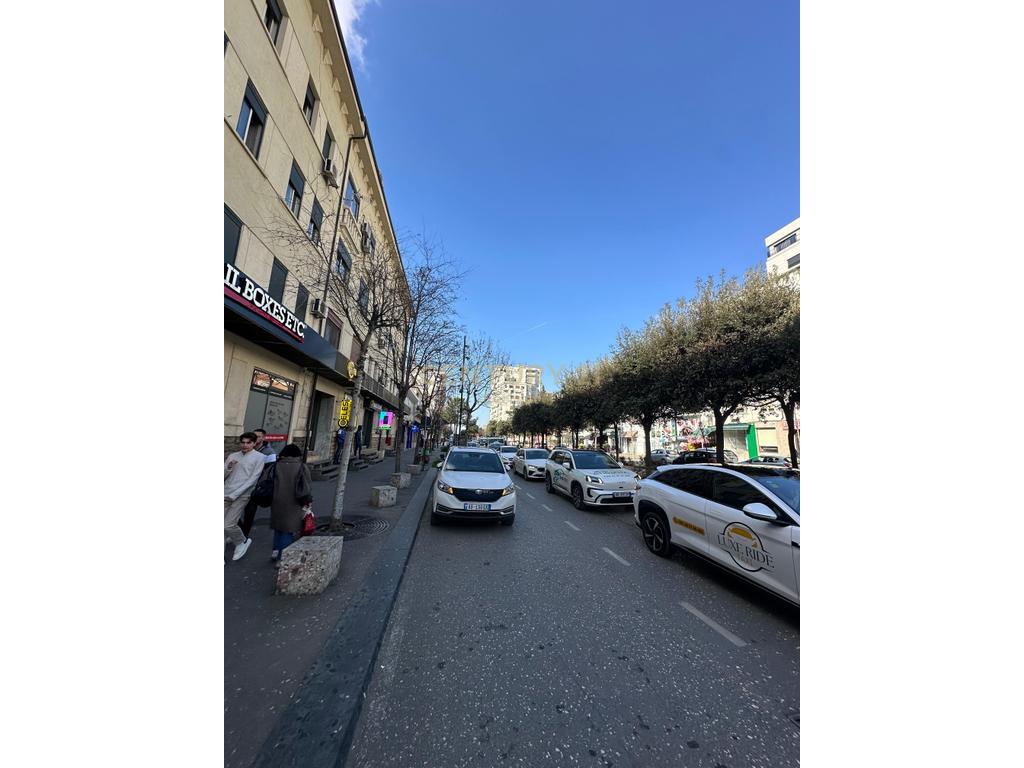 Complexe de services, appartement meublé 2+1+2