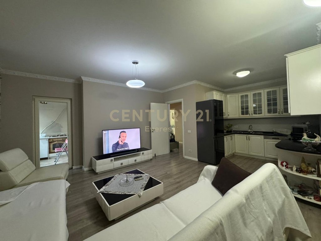 Complexe de services, appartement meublé 2+1+2