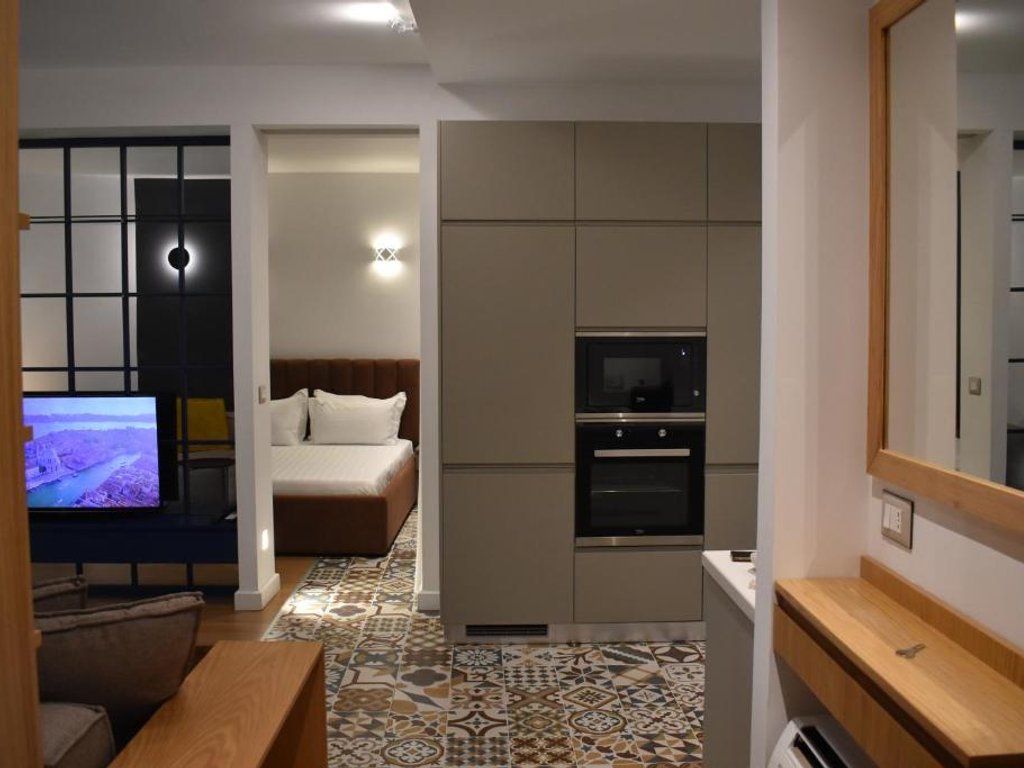 Complexe de services, appartement meublé 2+1+2