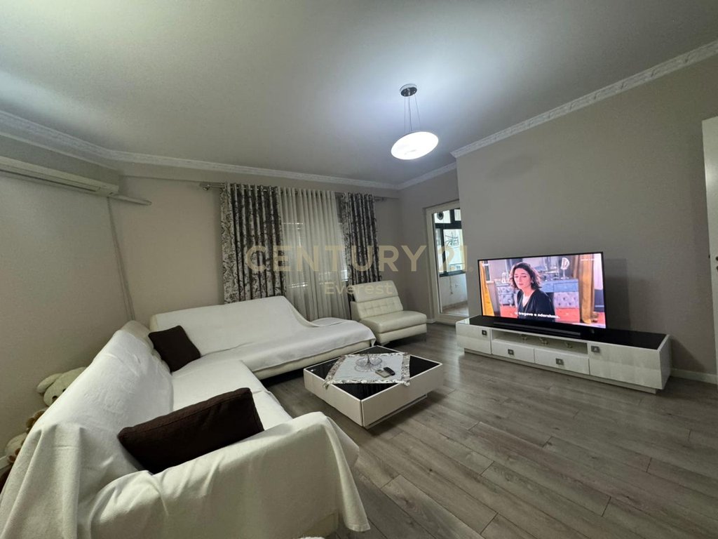 Complexe de services, appartement meublé 2+1+2