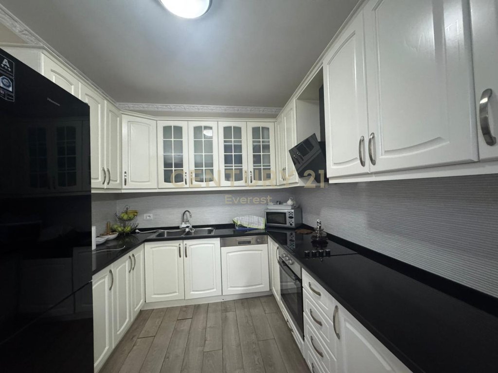 Complexe de services, appartement meublé 2+1+2