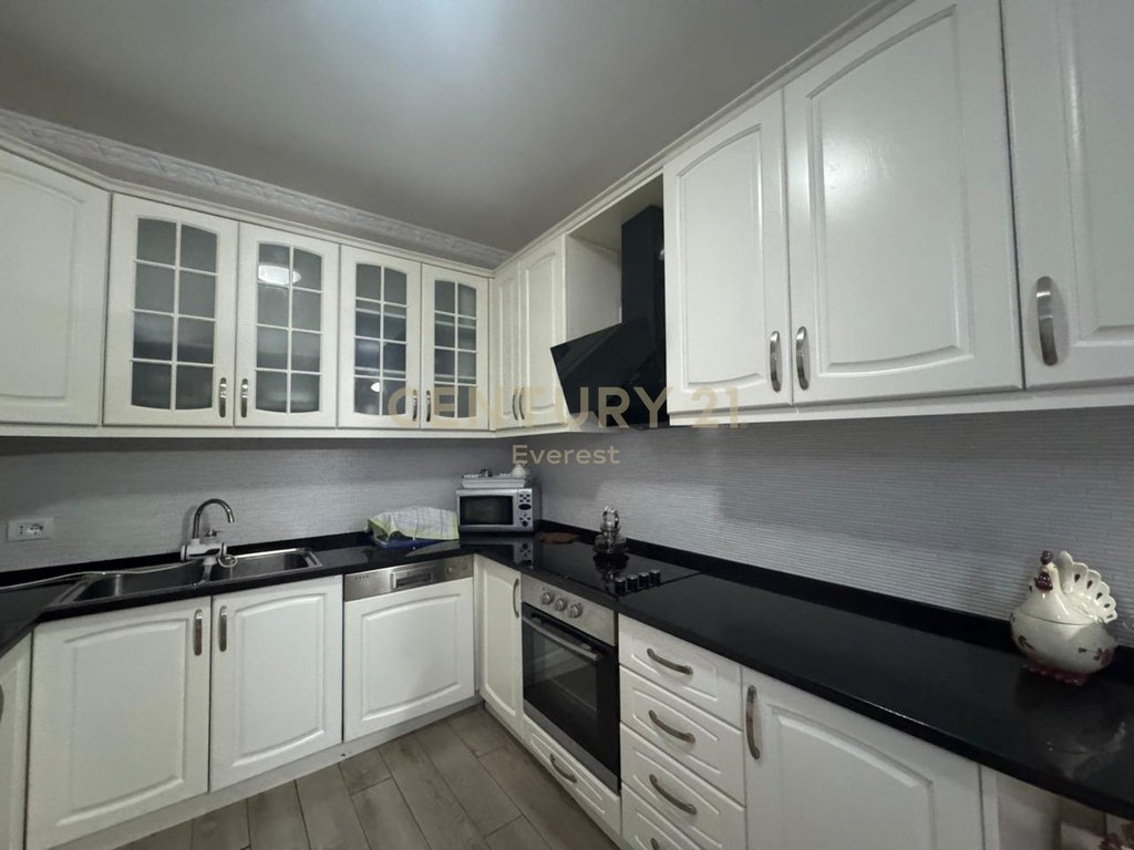 Complexe de services, appartement meublé 2+1+2