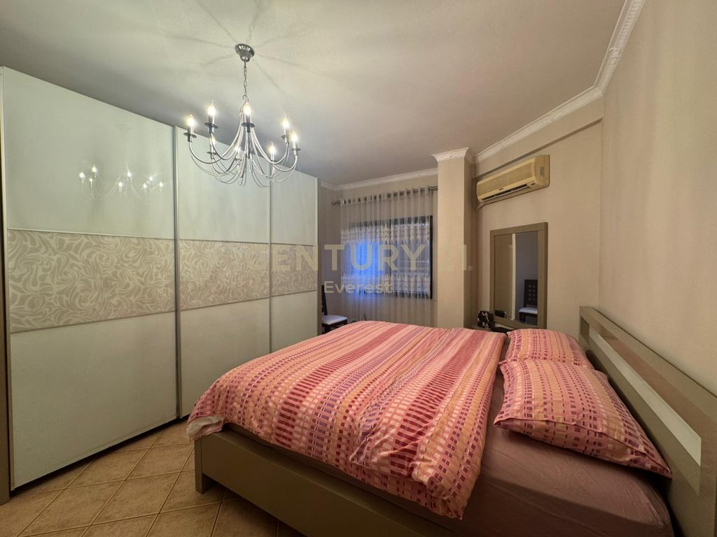 Complexe de services, appartement meublé 2+1+2