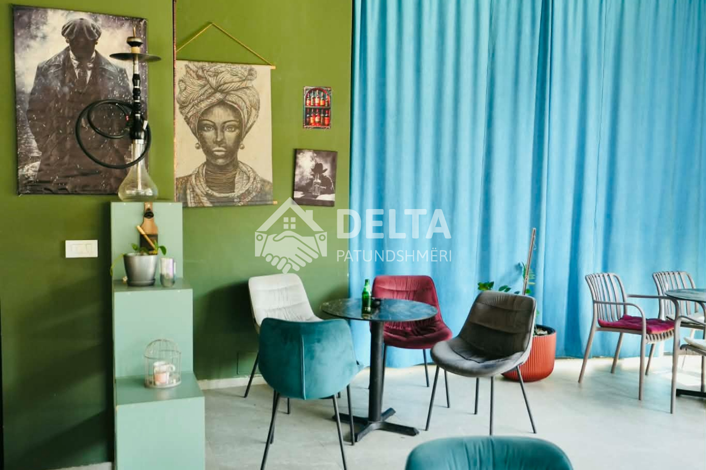 2 espacios comerciales en venta en Tophane