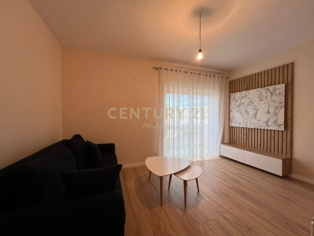 Garçonnière à venda a 20 m do mar + terraço de 36 m² utilizável!