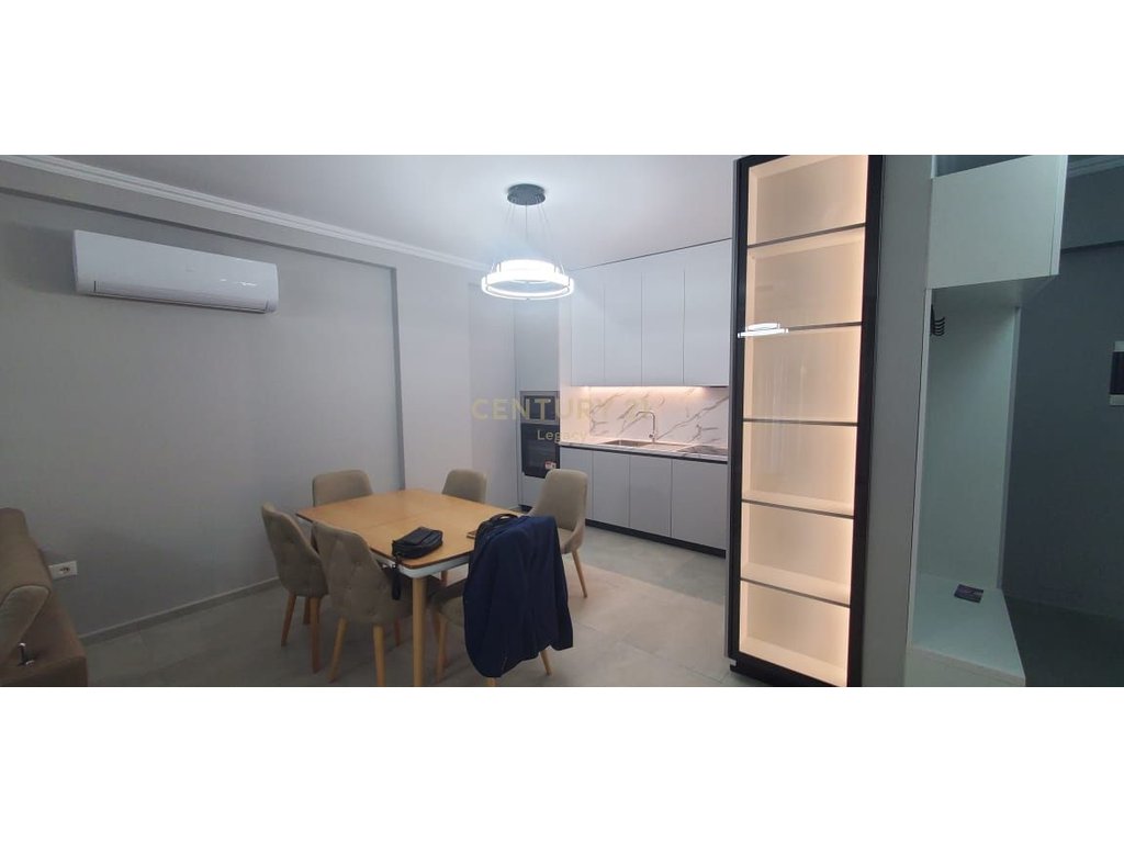 Apartamento de lujo 2+1+2 en alquiler con estacionamiento – Cerca del hotel “Radisson”