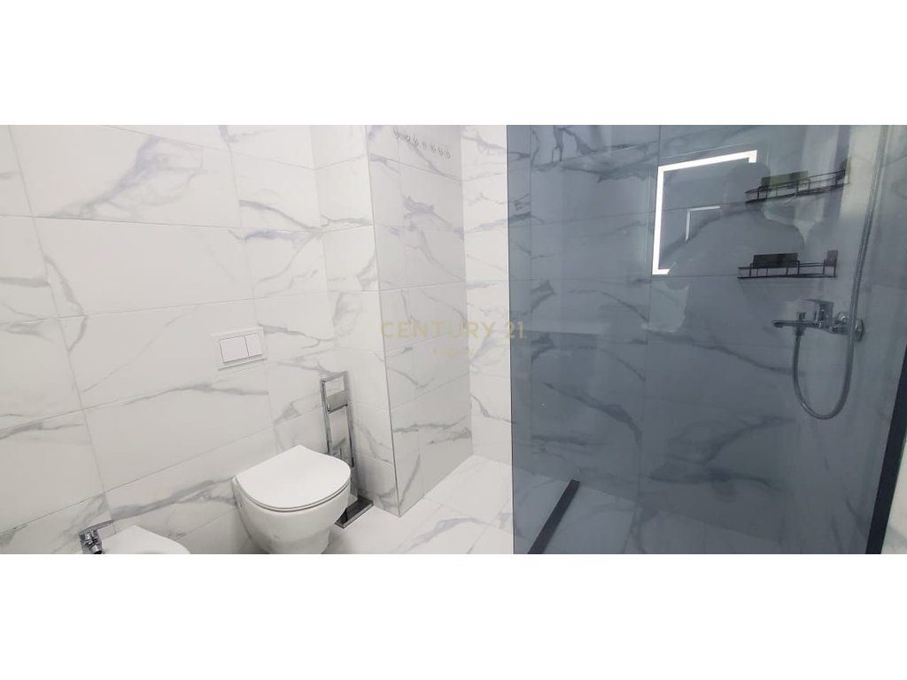 Apartamento de lujo 2+1+2 en alquiler con estacionamiento – Cerca del hotel “Radisson”