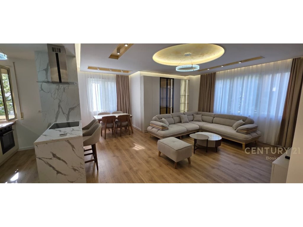 Apartamento de lujo 2+1+2 en alquiler con estacionamiento – Cerca del hotel “Radisson”
