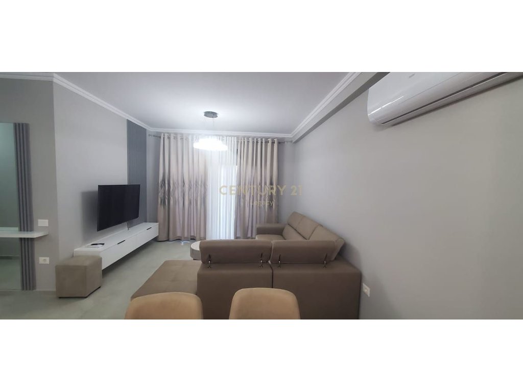 Apartamento de lujo 2+1+2 en alquiler con estacionamiento – Cerca del hotel “Radisson”