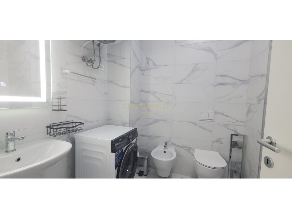 Apartamento de lujo 2+1+2 en alquiler con estacionamiento – Cerca del hotel “Radisson”