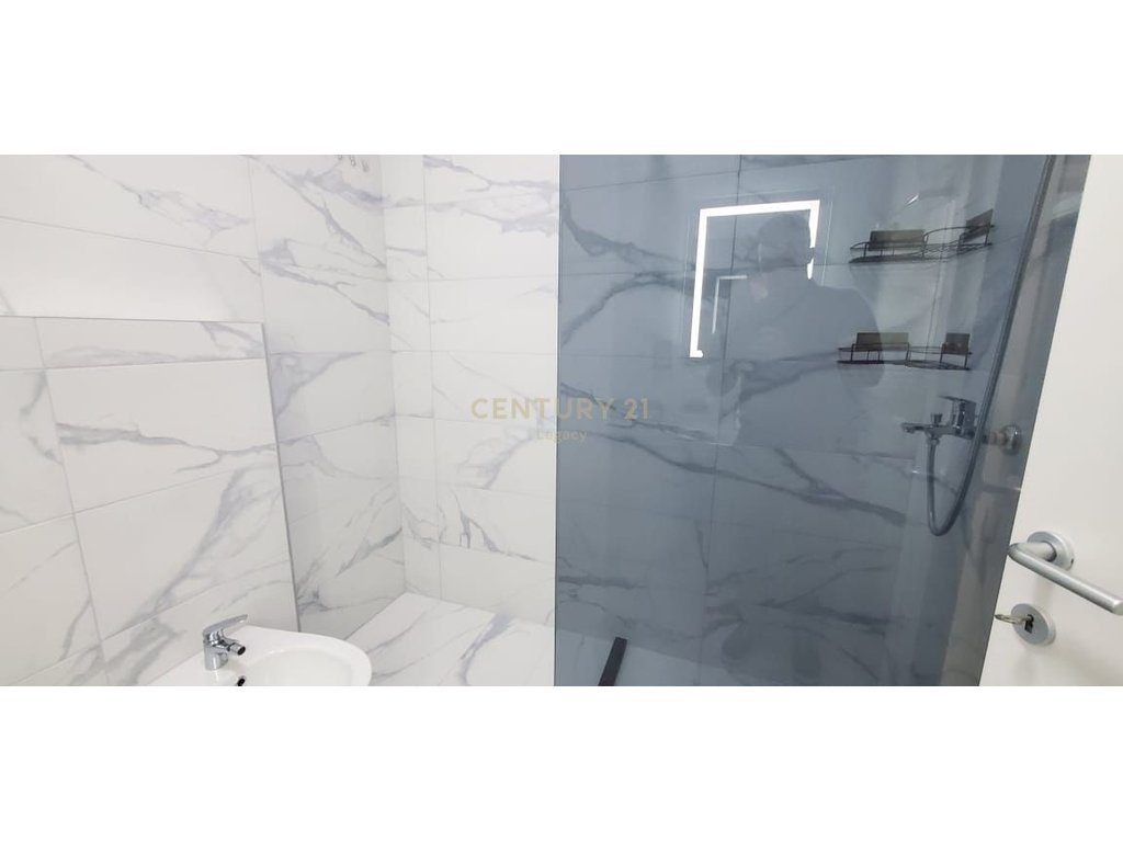 Apartamento de lujo 2+1+2 en alquiler con estacionamiento – Cerca del hotel “Radisson”