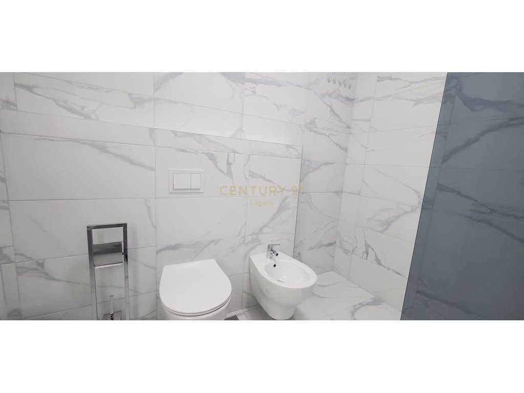 Apartamento de lujo 2+1+2 en alquiler con estacionamiento – Cerca del hotel “Radisson”