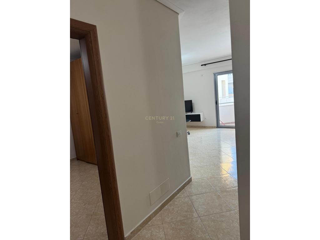 Zur miete apartment 1+1, transballkanike nahe "Bolv Oil"!!!