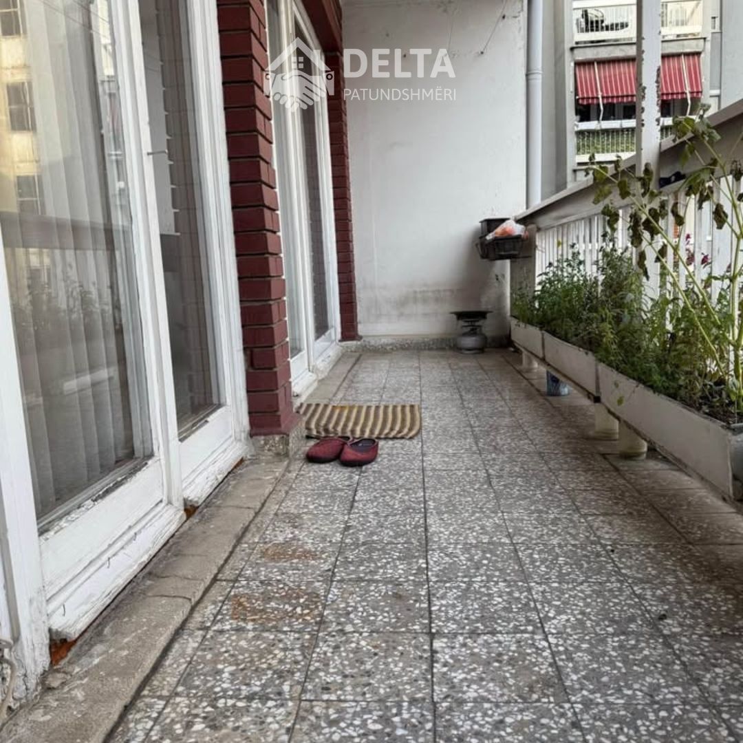 Banesë në shitje në dardani