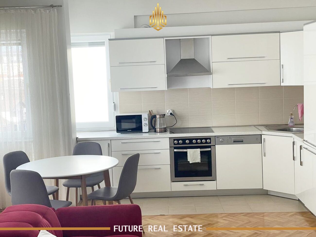 Apartamento en alquiler – 1 habitación – Barrio muhaxherëve – Frente al colegio fama