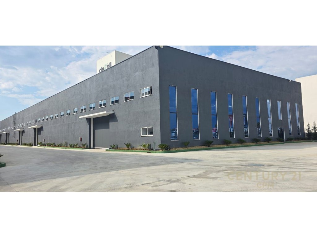 Entrepôt à louer 1900 m² près de l'autoroute dr-tr