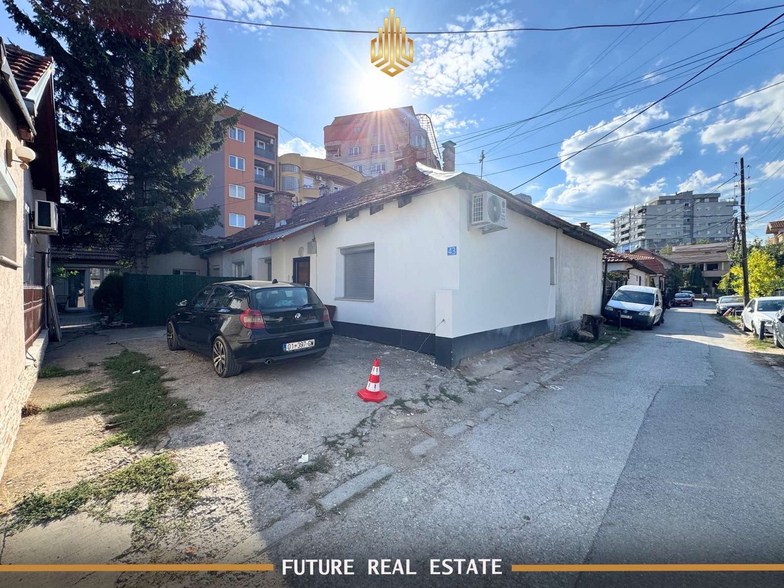 Casa para alugar – 1 quarto – Prishtinë – Bairro Pejton rr. J. Zejnullahu, perto da escola primária faik konica, praça, hotel grand e catedral.