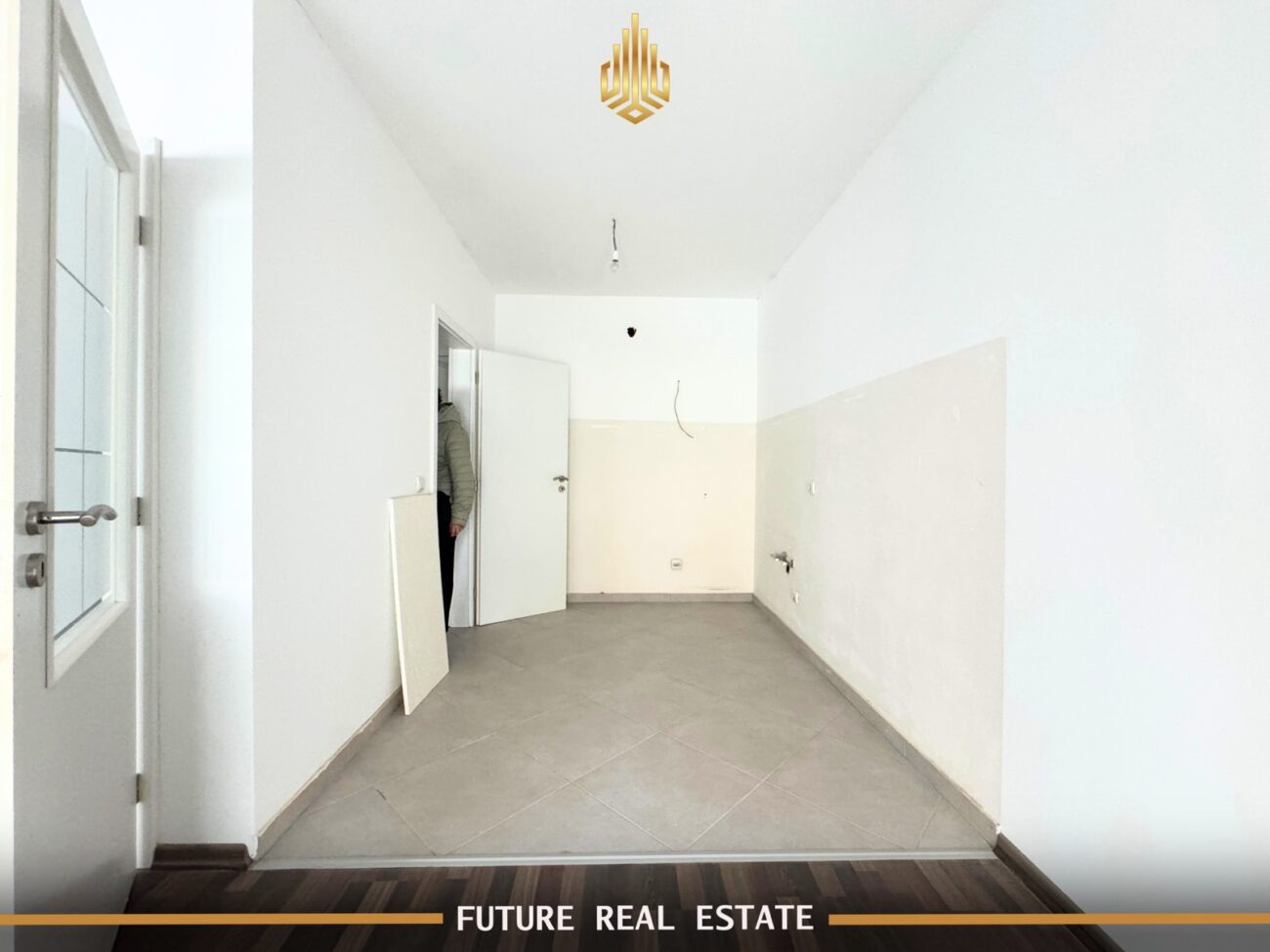 Appartement à louer – 3 chambres – Quartier de l'hôpital – Rue Muharrem fejza – Immeuble rinis