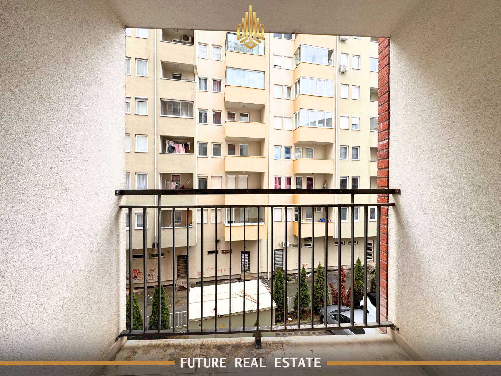 Appartement à louer – 3 chambres – Quartier de l'hôpital – Rue Muharrem fejza – Immeuble rinis