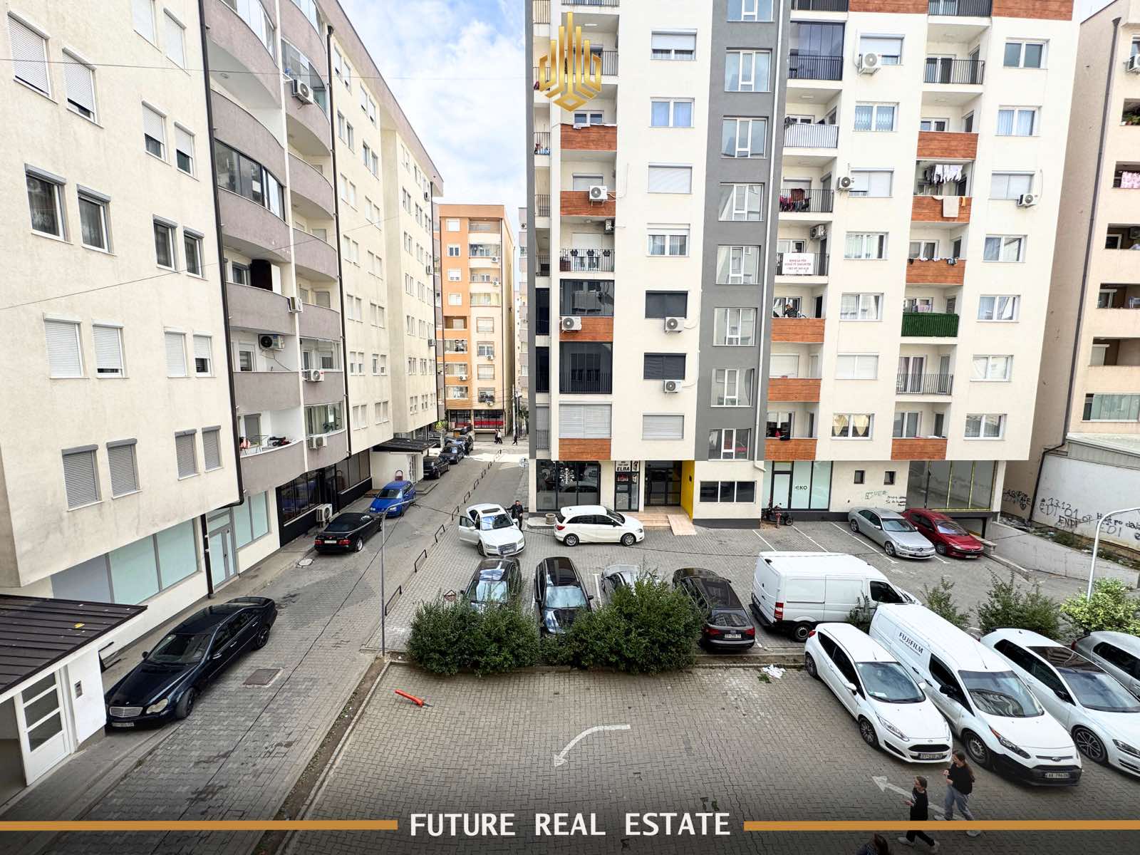 Appartement en vente – 3 chambres – Fushë Kosovë – Rr. Shefki kuleta – Immeuble model slovenia