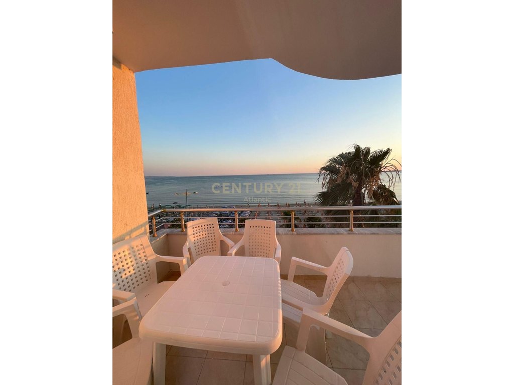 Appartamento in affitto 2+1 vista mare, viale e prima spiaggia, Durrës - 800€ | 90 m²