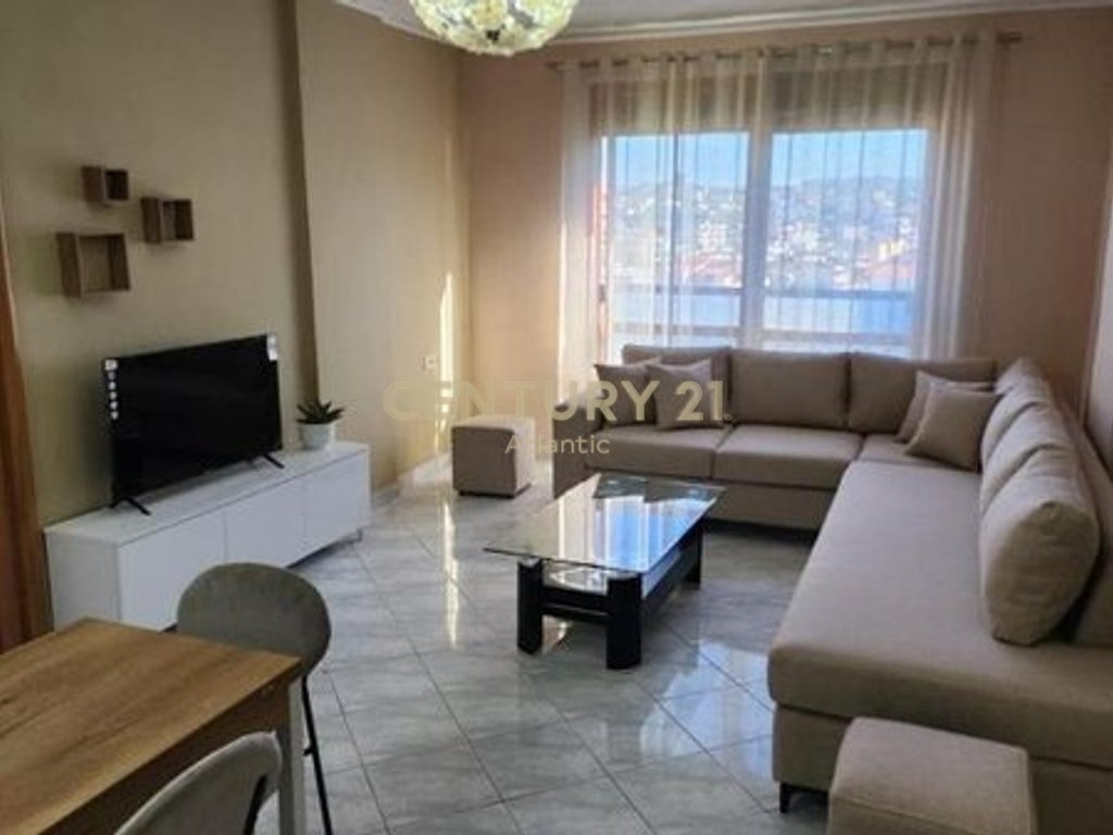 Appartamento in affitto 2+1 vista mare, viale e prima spiaggia, Durrës - 800€ | 90 m²
