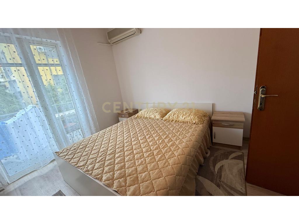 Appartamento in affitto 2+1 vista mare, viale e prima spiaggia, Durrës - 800€ | 90 m²