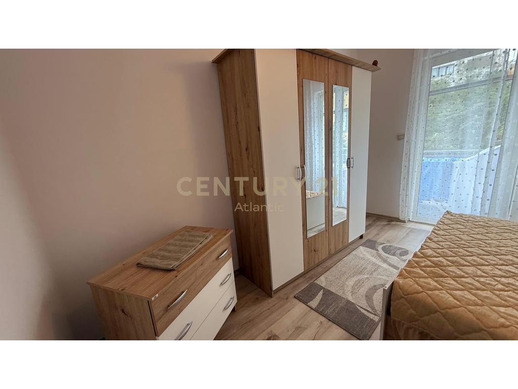 Appartamento in affitto 2+1 vista mare, viale e prima spiaggia, Durrës - 800€ | 90 m²