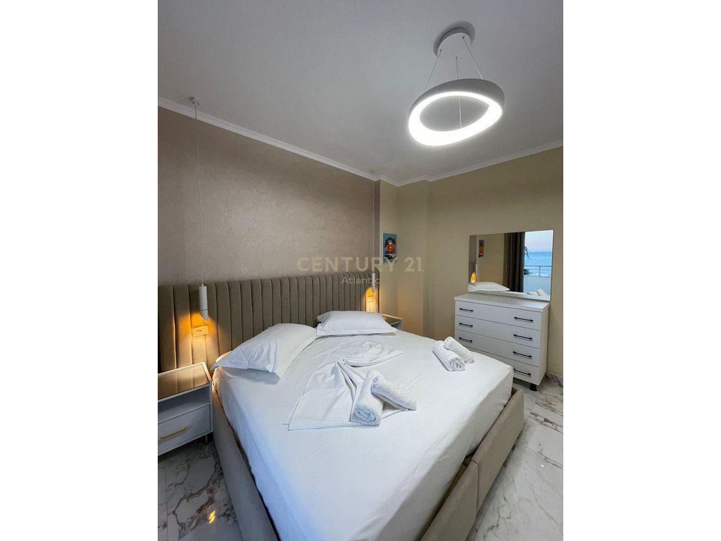 Appartamento in affitto 2+1 vista mare, viale e prima spiaggia, Durrës - 800€ | 90 m²