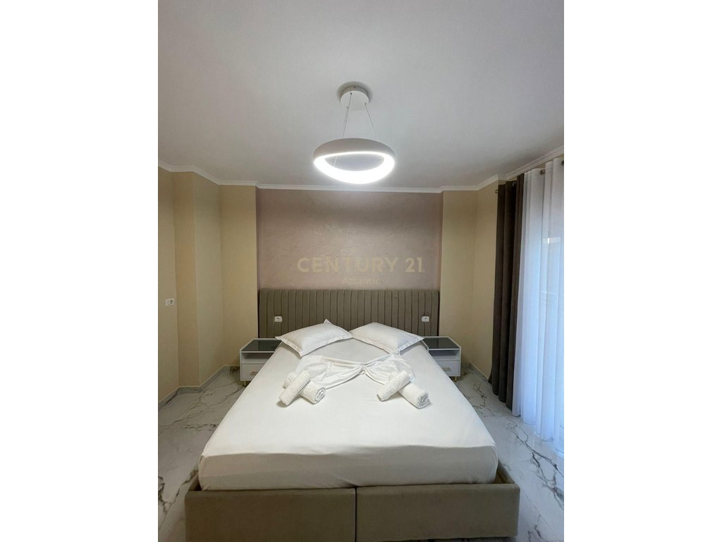 Appartamento in affitto 2+1 vista mare, viale e prima spiaggia, Durrës - 800€ | 90 m²
