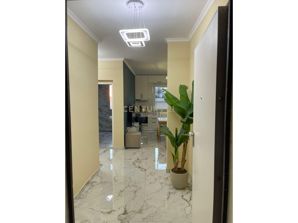 Appartamento in affitto 2+1 vista mare, viale e prima spiaggia, Durrës - 800€ | 90 m²