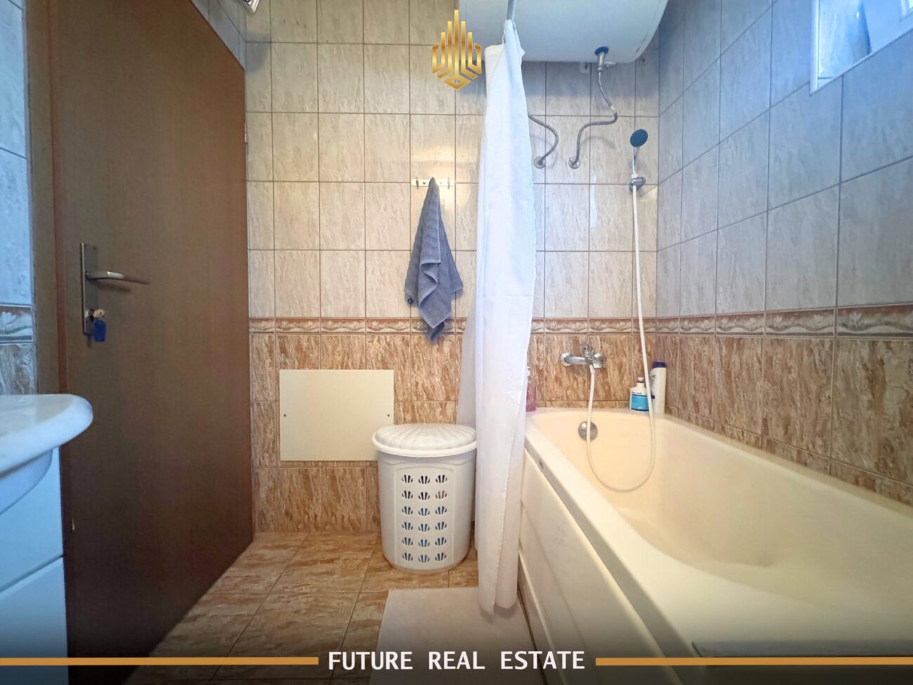 Casa in vendita – 6 camere da letto – Fushë Kosovë – Via tahir zemaj
