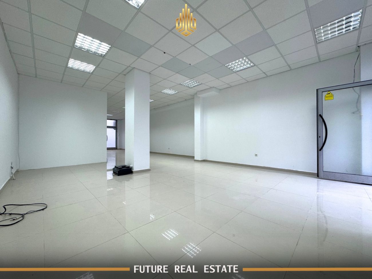 Locale commerciale in affitto – Prishtinë – Rruga c