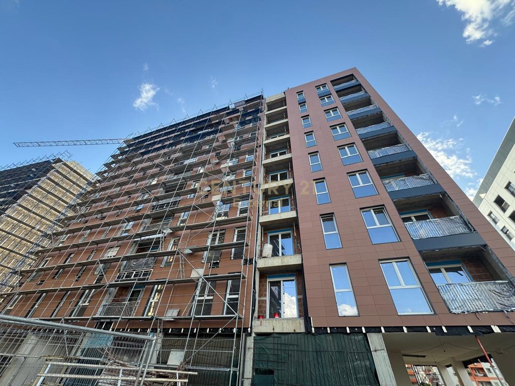 Shitet apartament 2+1 bulevardi i ri