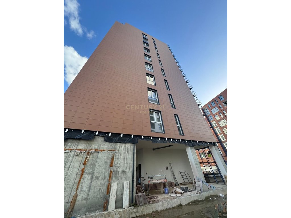 Shitet apartament 2+1 bulevardi i ri
