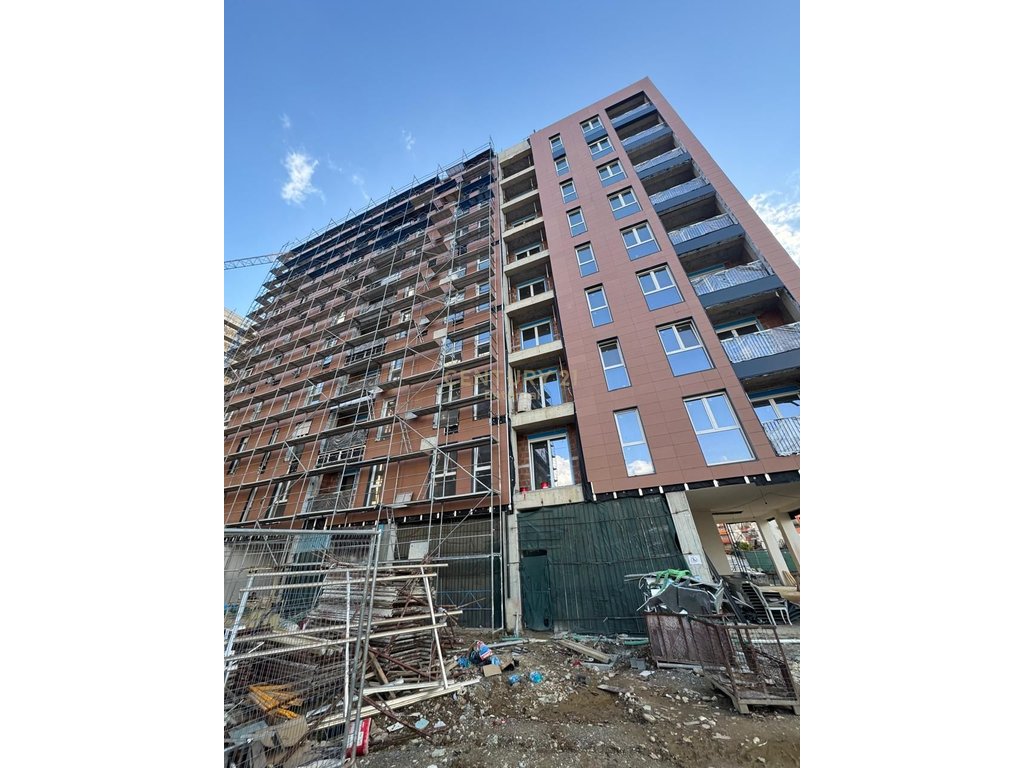 Shitet apartament 2+1 bulevardi i ri