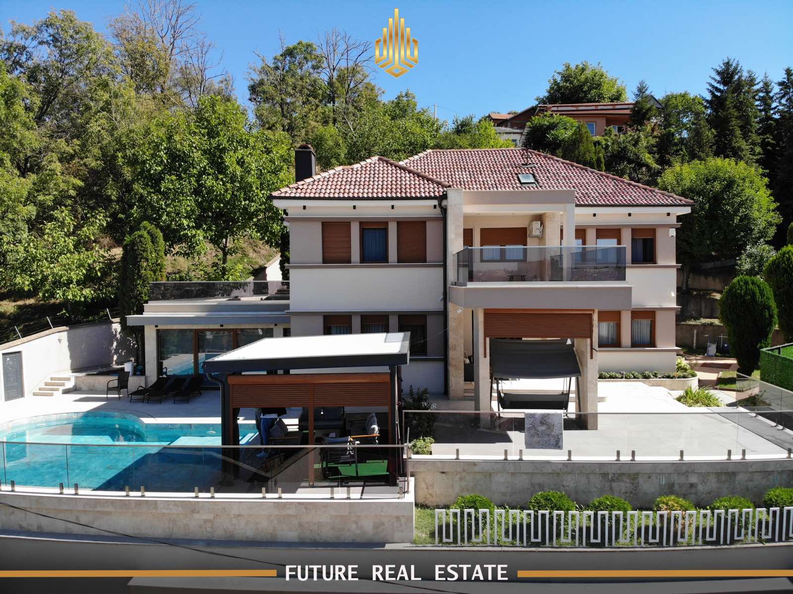 Maison à vendre – Exclusive – Prishtinë – Velani – Vue sur le centre-ville