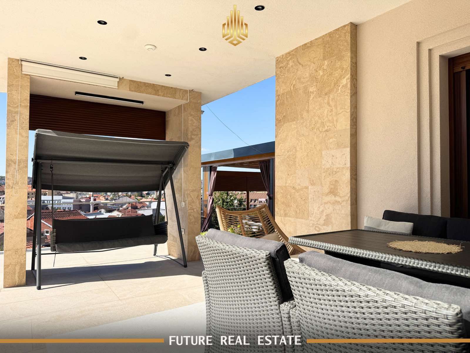 Maison à vendre – Exclusive – Prishtinë – Velani – Vue sur le centre-ville