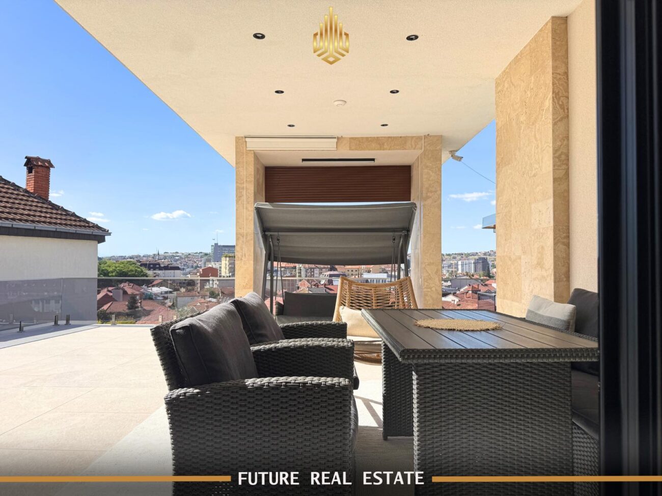 Maison à vendre – Exclusive – Prishtinë – Velani – Vue sur le centre-ville