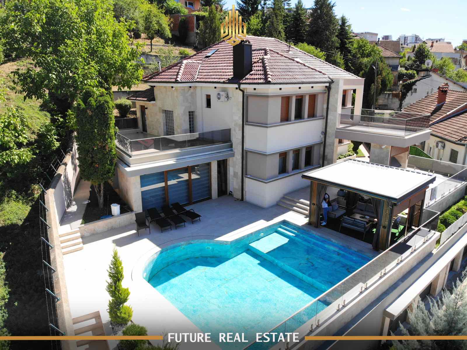 Maison à vendre – Exclusive – Prishtinë – Velani – Vue sur le centre-ville