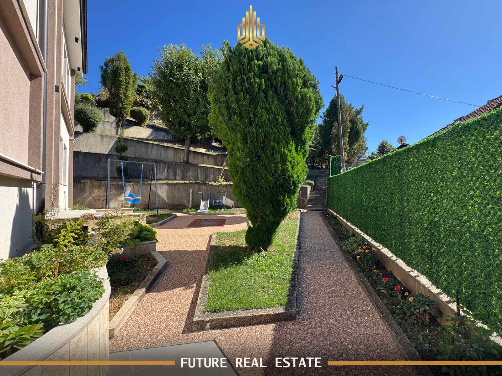 Maison à vendre – Exclusive – Prishtinë – Velani – Vue sur le centre-ville