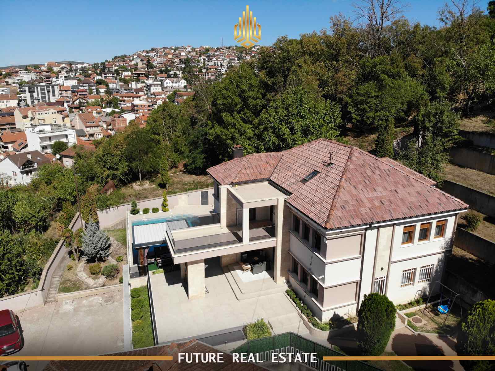 Maison à vendre – Exclusive – Prishtinë – Velani – Vue sur le centre-ville