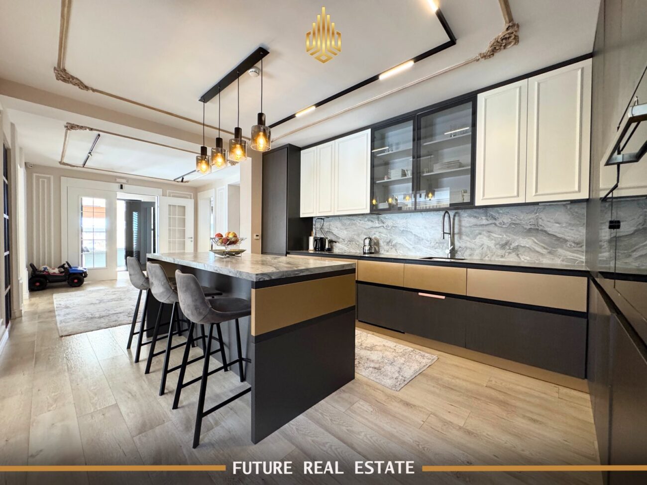 Maison à vendre – Exclusive – Prishtinë – Velani – Vue sur le centre-ville